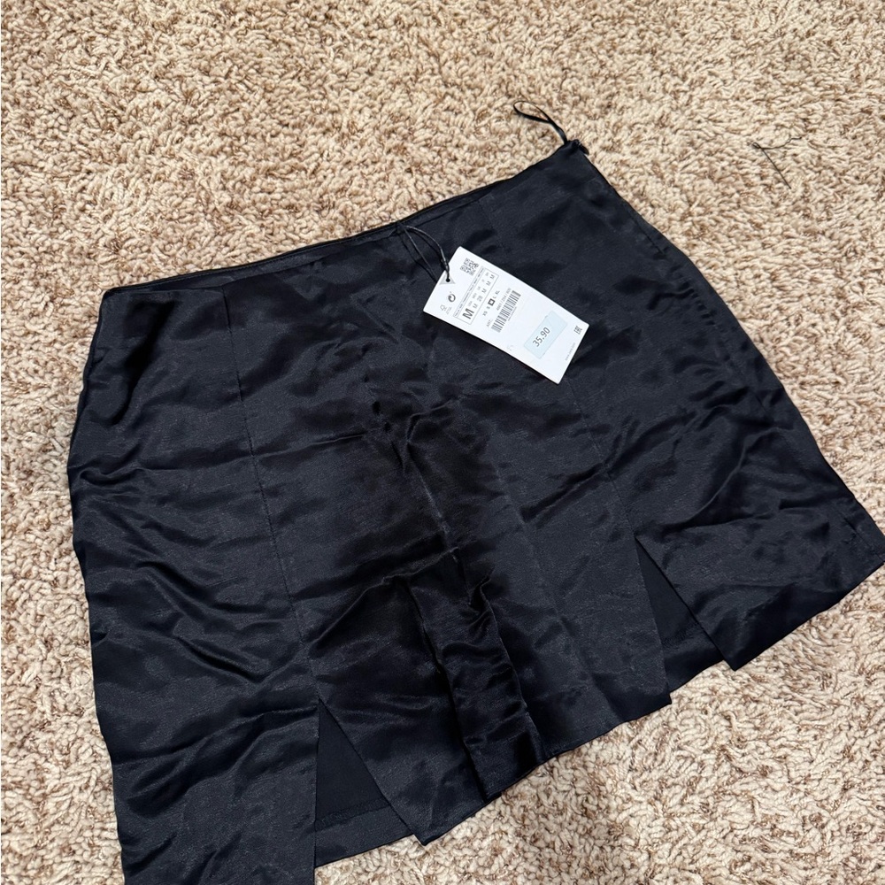 Chic Black Mini Skirt